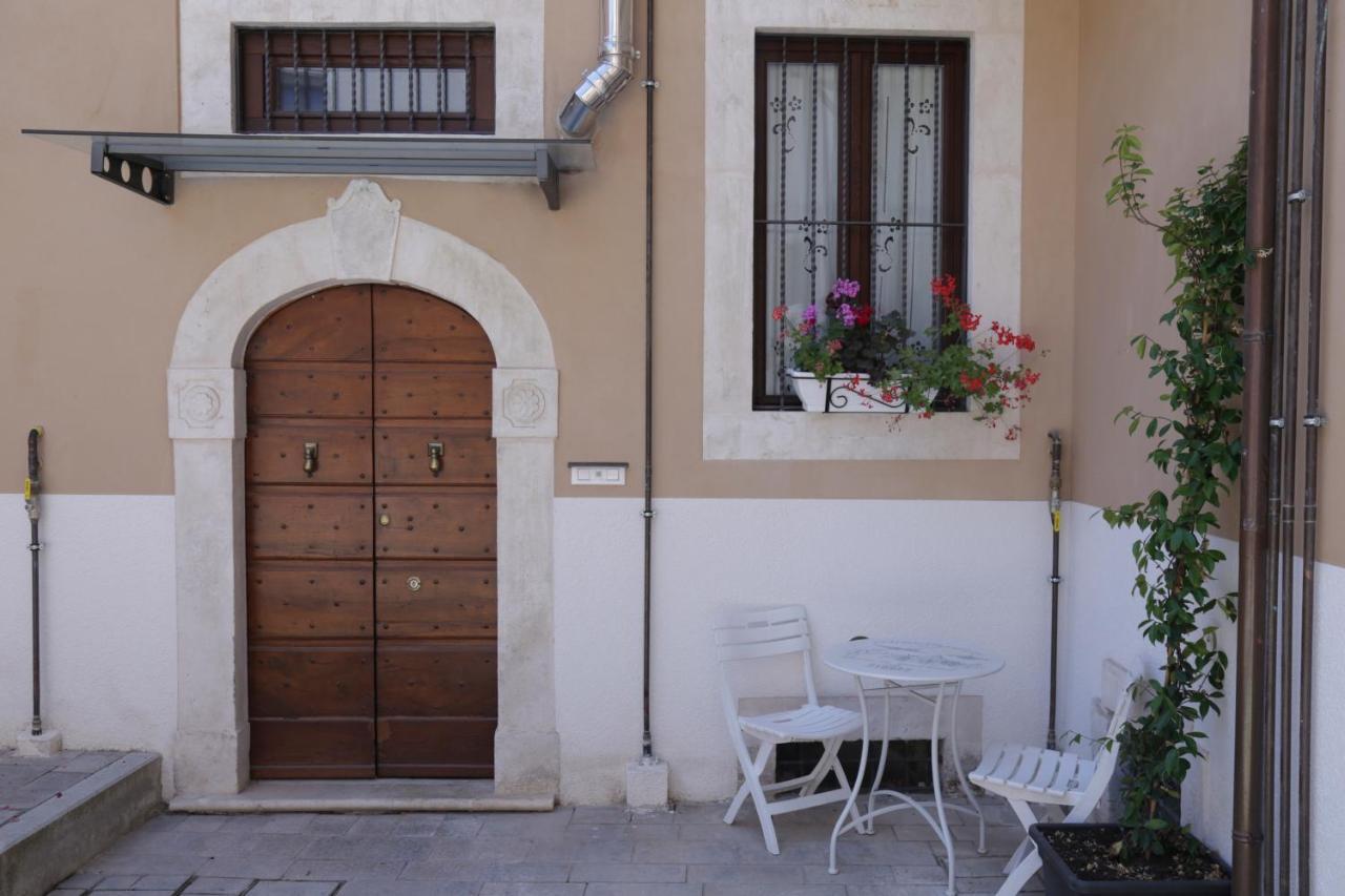 B&B Interno Sg LʼAquila Eksteriør bilde